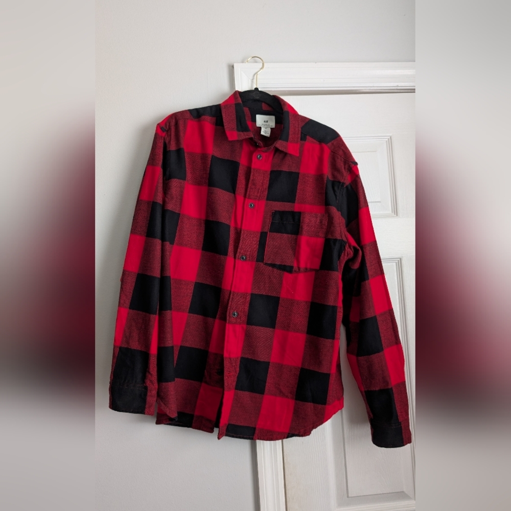 H&M Red and Black Casual Button Down Shirt